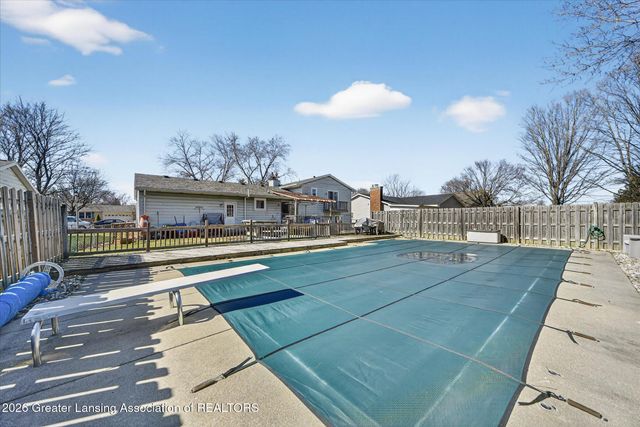 1011 Old Erin Way, Lansing, MI 48917