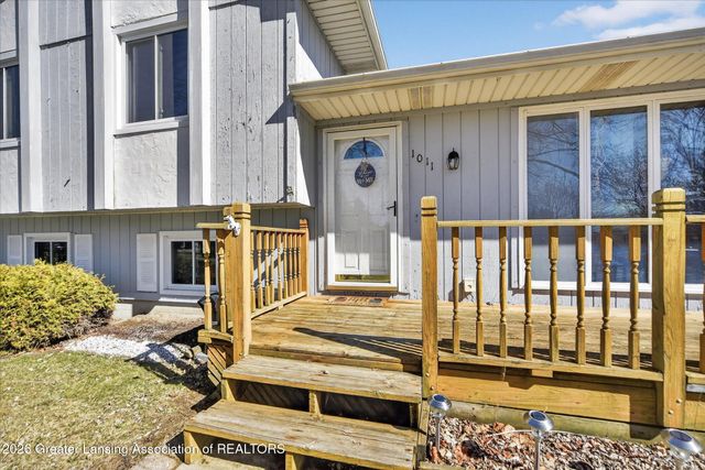 1011 Old Erin Way, Lansing, MI 48917