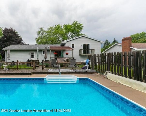 1011 Old Erin Way, Lansing, MI 48917