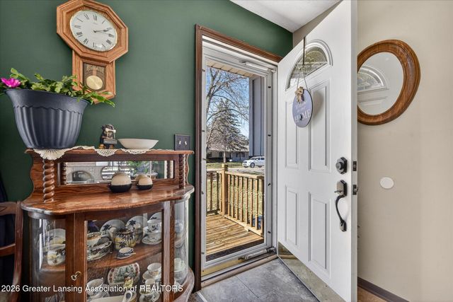 1011 Old Erin Way, Lansing, MI 48917