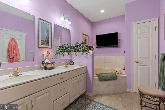 1838 MERIDIAN DR, Hagerstown, MD 21742