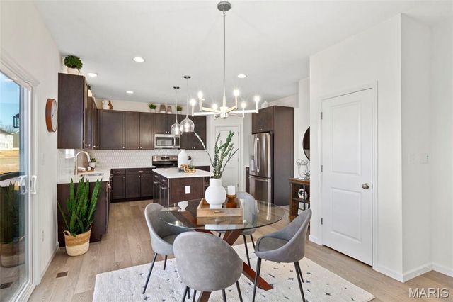 2 Royal II at River Bluffs Manors, Florissant, MO 63031