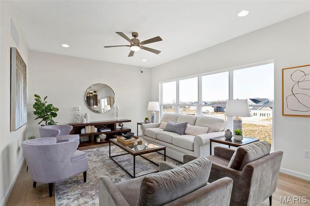 2 Royal II at River Bluffs Manors, Florissant, MO 63031
