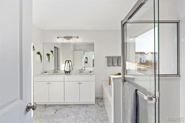 2 Royal II at River Bluffs Manors, Florissant, MO 63031