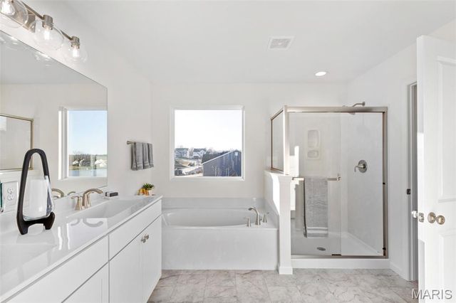2 Royal II at River Bluffs Manors, Florissant, MO 63031