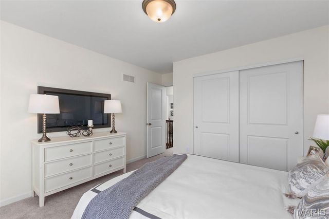 2 Royal II at River Bluffs Manors, Florissant, MO 63031