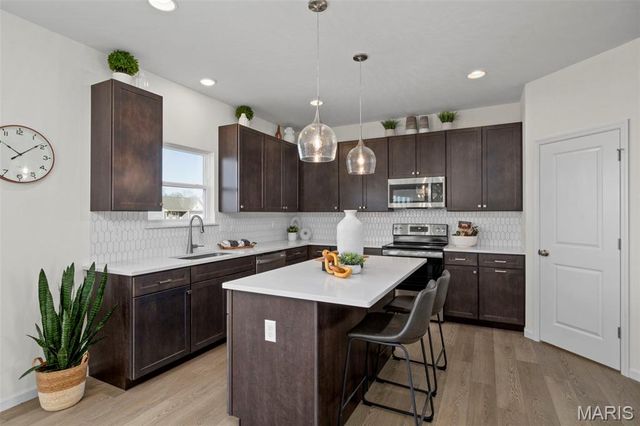 2 Royal II at River Bluffs Manors, Florissant, MO 63031