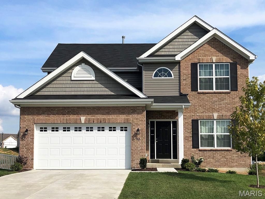 2 Royal II at River Bluffs Manors, Florissant, MO 63031