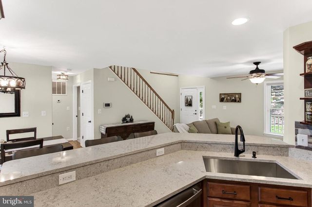 717 BRAGG DR, Front Royal, VA 22630