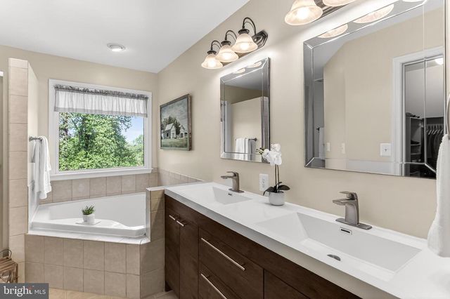 717 BRAGG DR, Front Royal, VA 22630