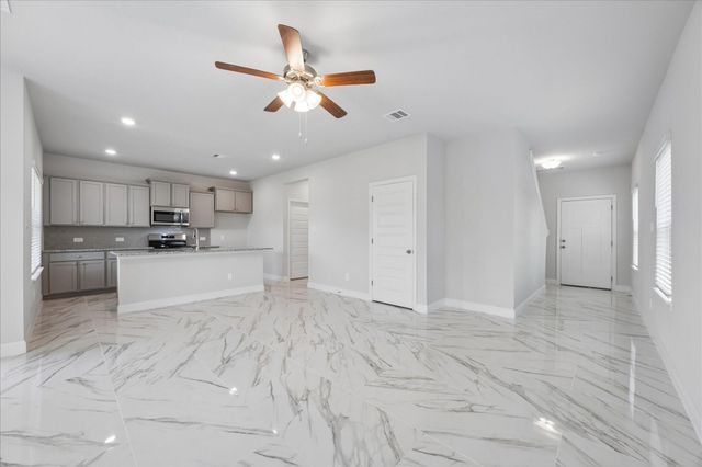 10 Greenbriar Loop, Angleton, TX 77515