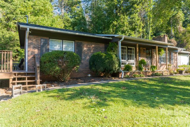 2408 Setzers Creek Road, Lenoir, NC 28645
