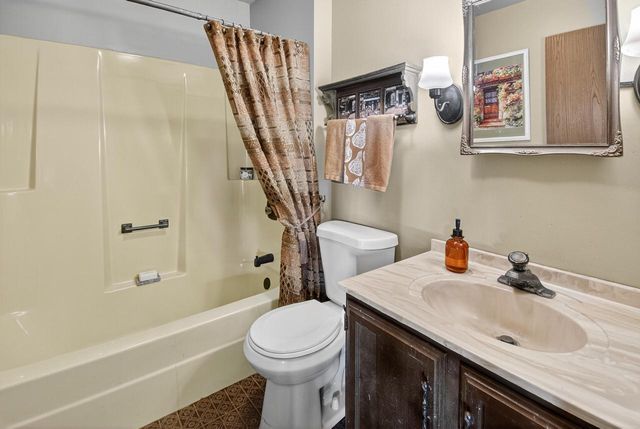 1639 C A Becker DRIVE, Racine, WI 53406