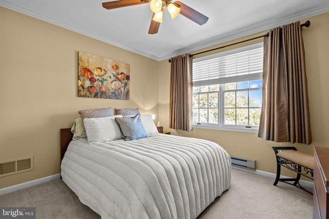 284 GREENVIEW RD, Yardley, PA 19067