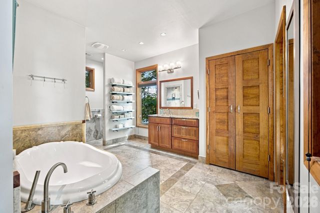 316 Riverwood Road, Mooresville, NC 28117