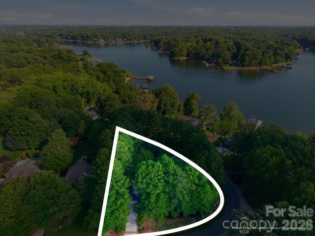 316 Riverwood Road, Mooresville, NC 28117