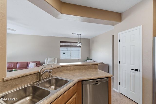 3719 W MEMORIAL Drive, Phoenix, AZ 85086