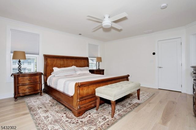 32 Melody Ln, Upper Saddle River Boro, NJ 07458