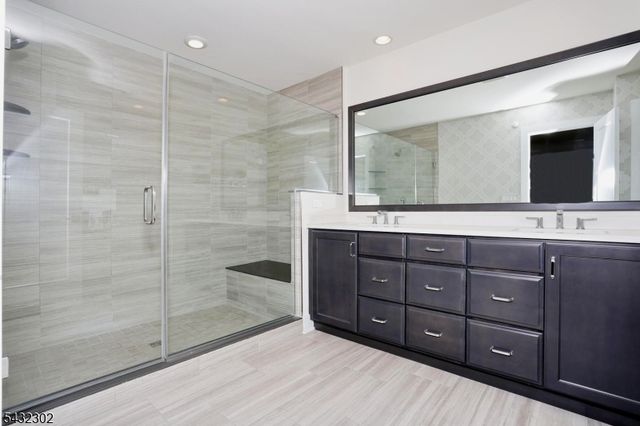 32 Melody Ln, Upper Saddle River Boro, NJ 07458