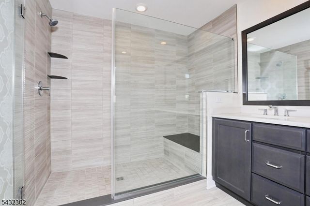 32 Melody Ln, Upper Saddle River Boro, NJ 07458