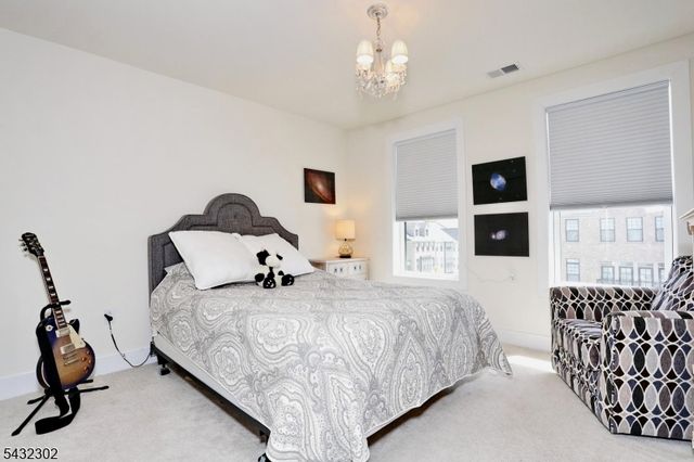 32 Melody Ln, Upper Saddle River Boro, NJ 07458