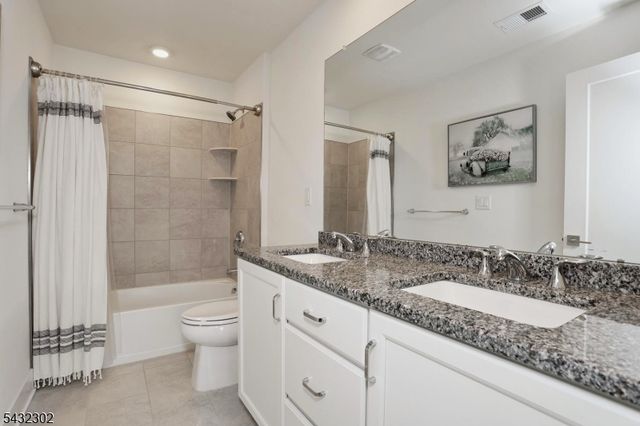 32 Melody Ln, Upper Saddle River Boro, NJ 07458