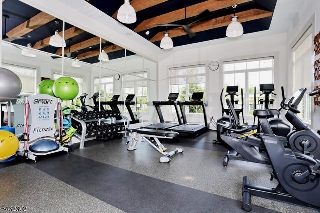 32 Melody Ln, Upper Saddle River Boro, NJ 07458