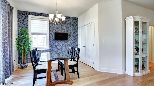 32 Melody Ln, Upper Saddle River Boro, NJ 07458