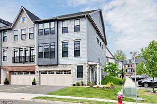 32 Melody Ln, Upper Saddle River Boro, NJ 07458