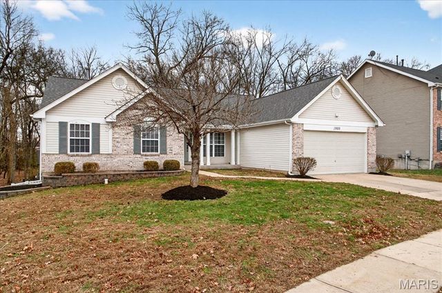 1808 Westlake Court, Pacific, MO 63069