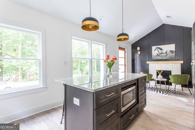 1699 Olympian Way, Atlanta, GA 30310