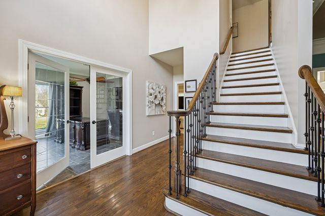 1045 Claremont Dr, Columbia, TN 38401