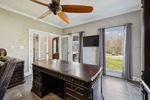 1045 Claremont Dr, Columbia, TN 38401