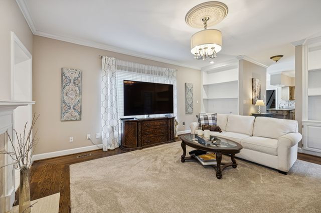 1045 Claremont Dr, Columbia, TN 38401