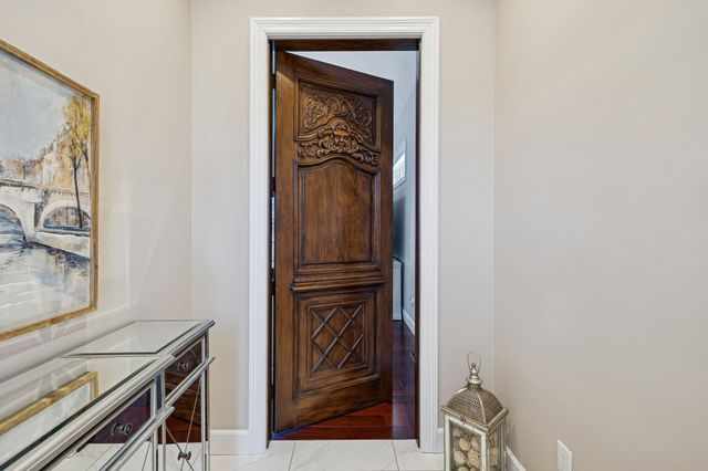 1045 Claremont Dr, Columbia, TN 38401