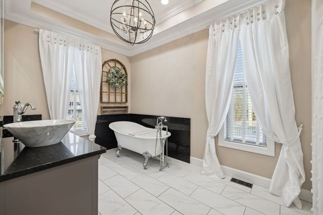 1045 Claremont Dr, Columbia, TN 38401