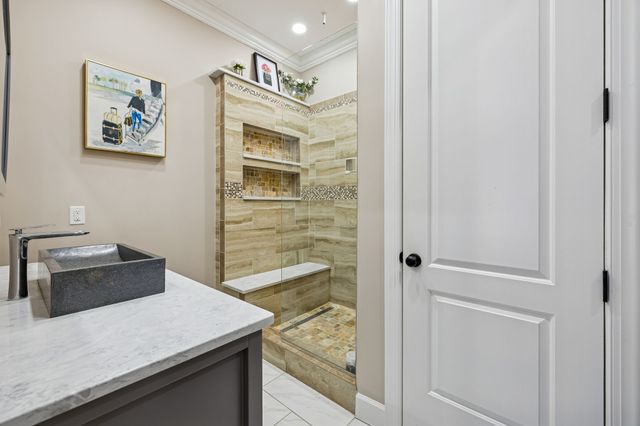 1045 Claremont Dr, Columbia, TN 38401