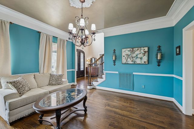 1045 Claremont Dr, Columbia, TN 38401