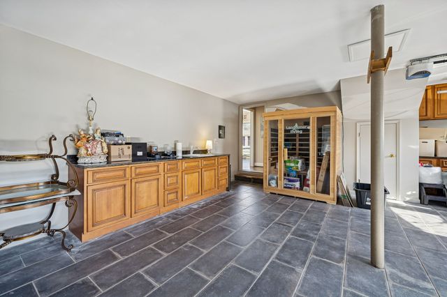 1045 Claremont Dr, Columbia, TN 38401