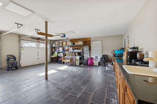 1045 Claremont Dr, Columbia, TN 38401