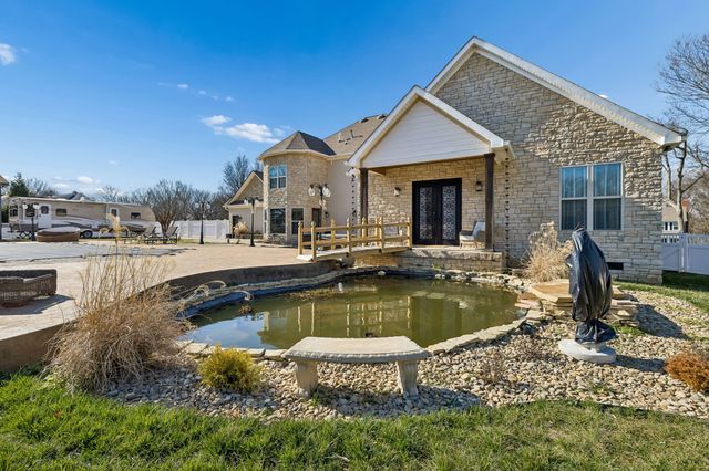 1045 Claremont Dr, Columbia, TN 38401