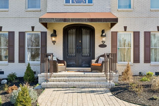 1045 Claremont Dr, Columbia, TN 38401