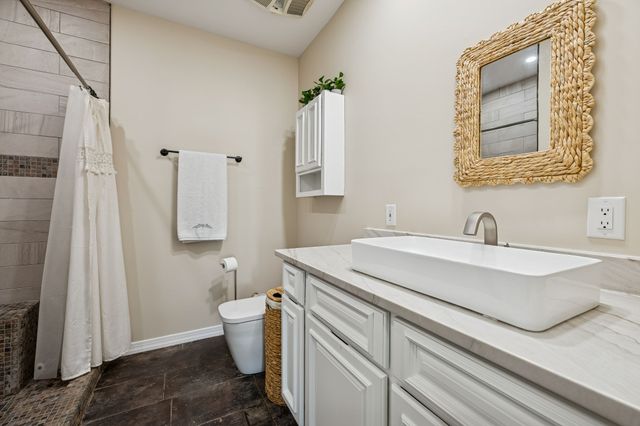 1045 Claremont Dr, Columbia, TN 38401