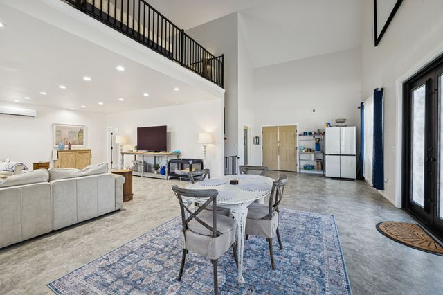 1045 Claremont Dr, Columbia, TN 38401