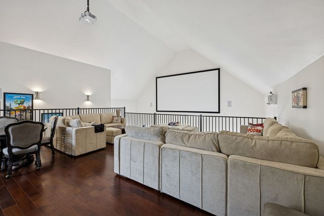 1045 Claremont Dr, Columbia, TN 38401