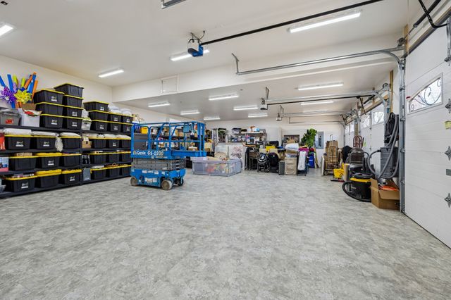 1045 Claremont Dr, Columbia, TN 38401