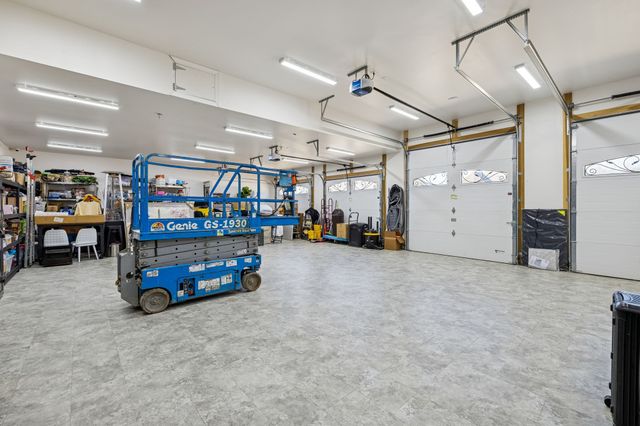 1045 Claremont Dr, Columbia, TN 38401