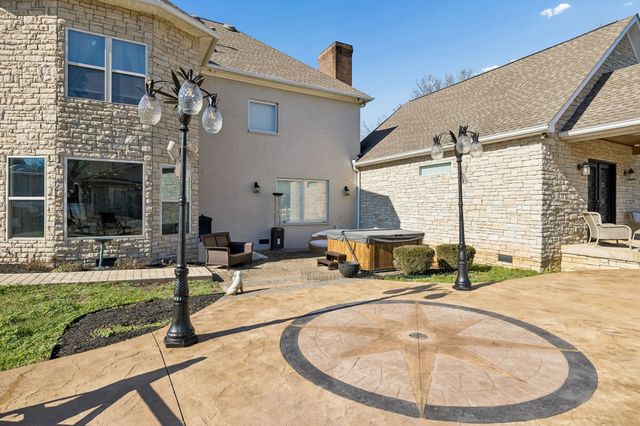 1045 Claremont Dr, Columbia, TN 38401