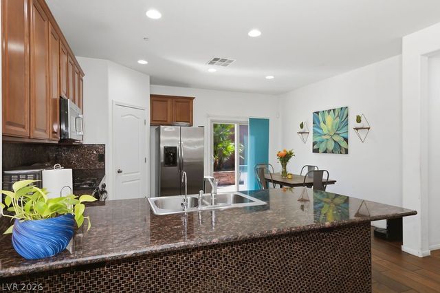 743 Crest Valley Place, Henderson, NV 89011