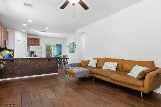743 Crest Valley Place, Henderson, NV 89011